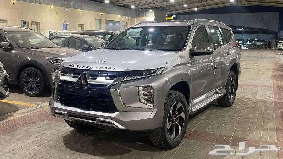 ميتسوبيشي مونتيرو نص فل موديل 2025 بنزين 2