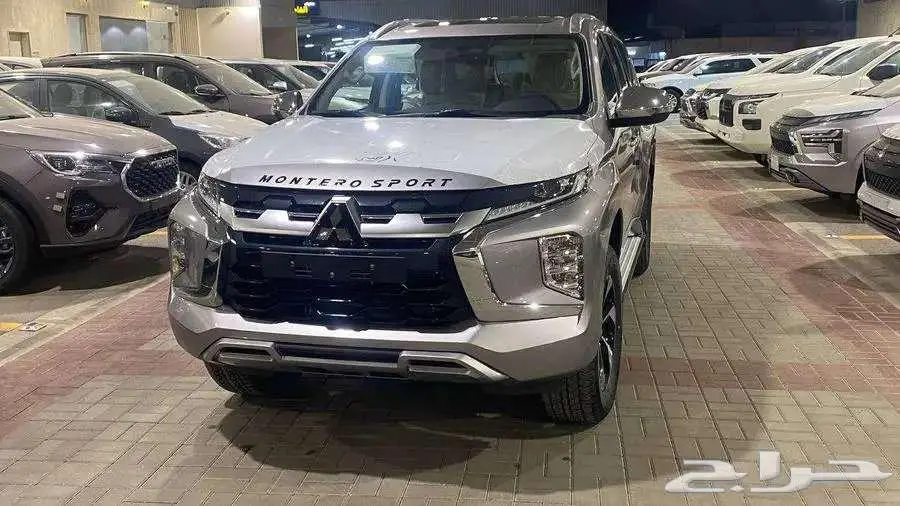 ميتسوبيشي مونتيرو نص فل موديل 2025 بنزين 1