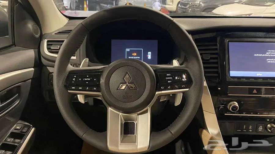 ميتسوبيشي مونتيرو نص فل موديل 2025 بنزين 4