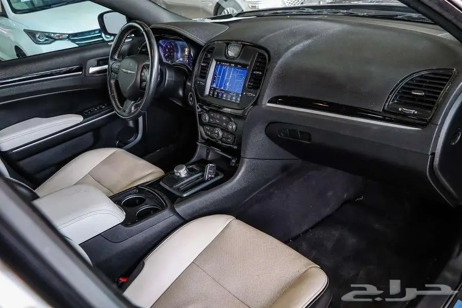 كرايزلر 300s 2020 7