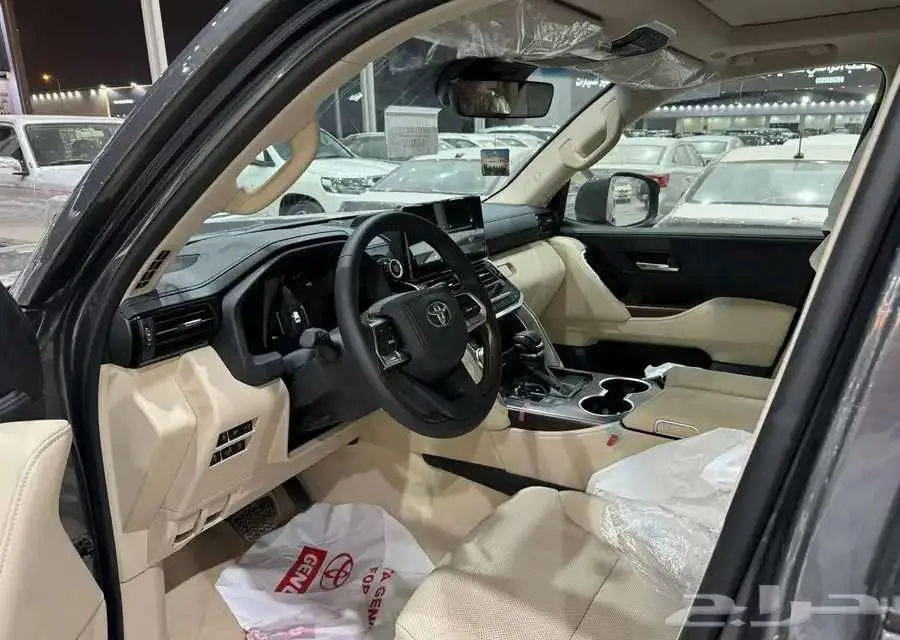 تويوتا لاندكروزر GXR4 بنزين 2025 سعودي متوفر اكثر من لون 16