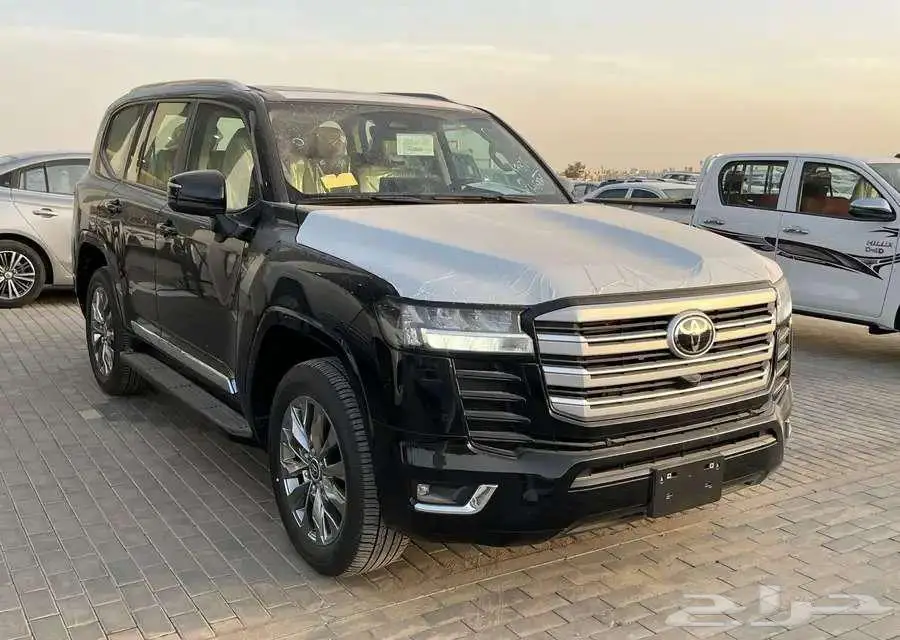 تويوتا لاندكروزر GXR4 بنزين 2025 سعودي متوفر اكثر من لون 0