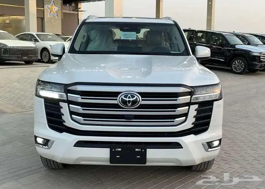 تويوتا لاندكروزر GXR4 بنزين 2025 سعودي متوفر اكثر من لون 8