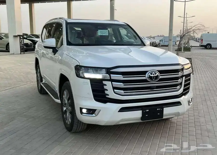 تويوتا لاندكروزر GXR4 بنزين 2025 سعودي متوفر اكثر من لون 1