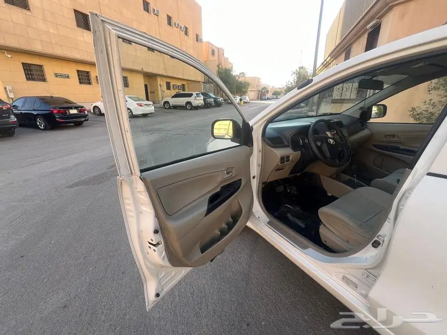 تويوتا أفانزا 2015 مالك أول 8