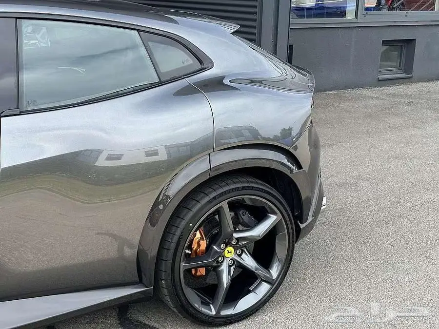 فيراري بورسانجي Ferrari Purosangue 8