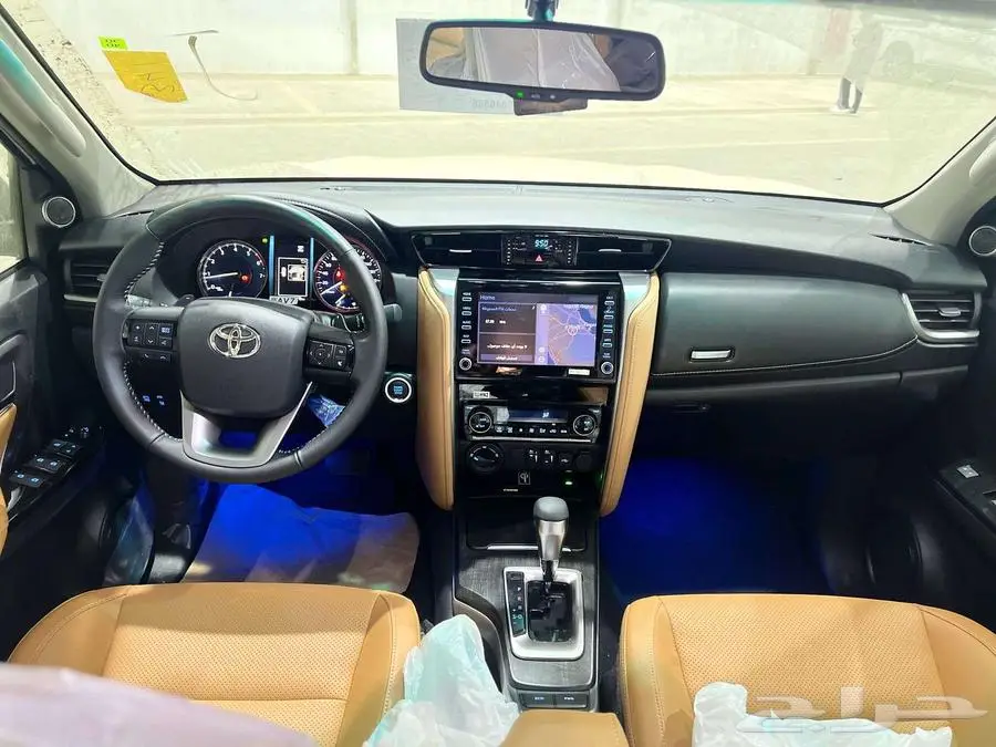 فورشنر بنزين 6سرندل VX1 2025 ويتوفر VX3 1
