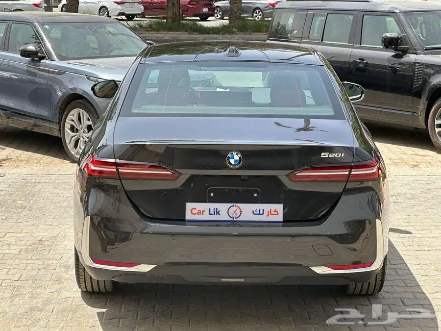 بي ام دبليو الفئة 520 اي 2025 جديد متوفر جميع الالوان 17