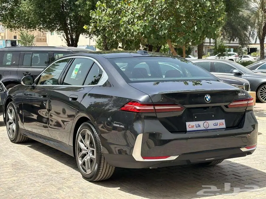 بي ام دبليو الفئة 520 اي 2025 جديد متوفر جميع الالوان 12