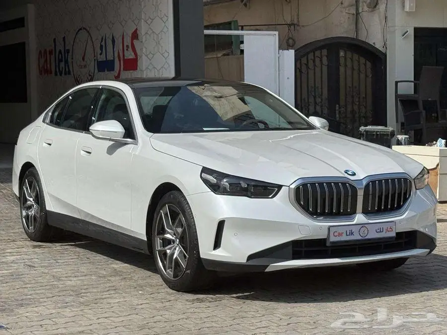 بي ام دبليو الفئة 520 اي 2025 جديد متوفر جميع الالوان 0