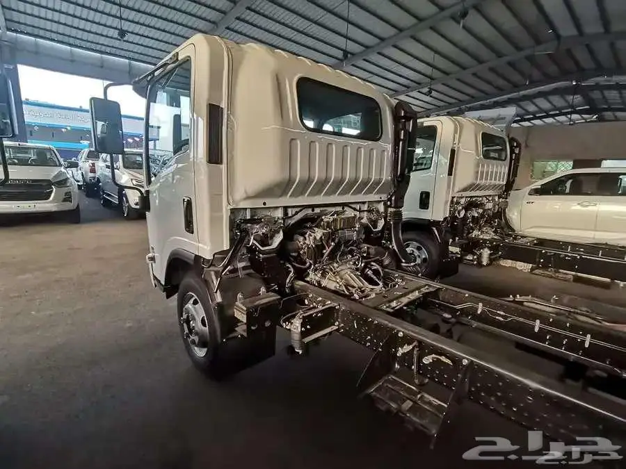 ايسوزو دينا 4 و 5و 7.5 طم موديلات 2025 2