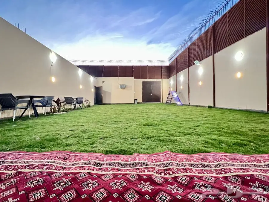 استراحه للبيع بالقرب من المطار 3