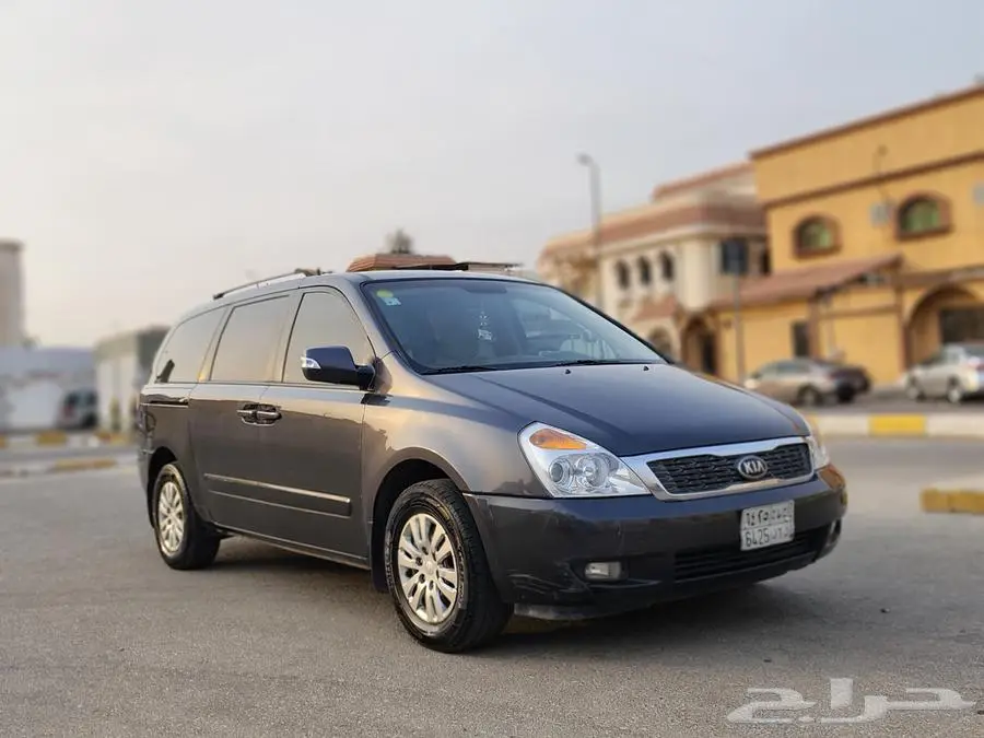 Kia carnival 2015 1