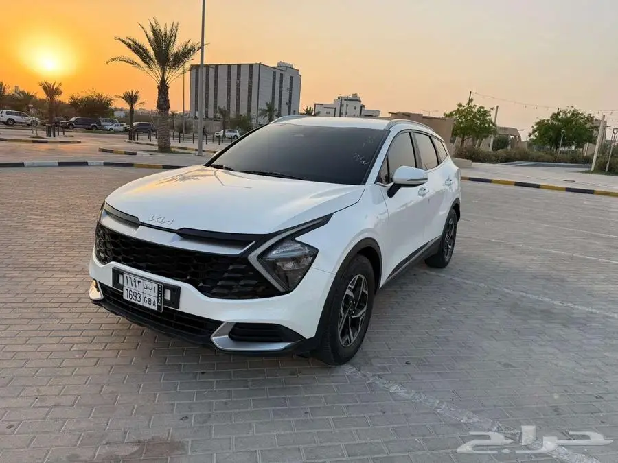 كيا سبورتاج 2022 فل ديزل المكينه 2000 استخدام شخصي للبيع 4