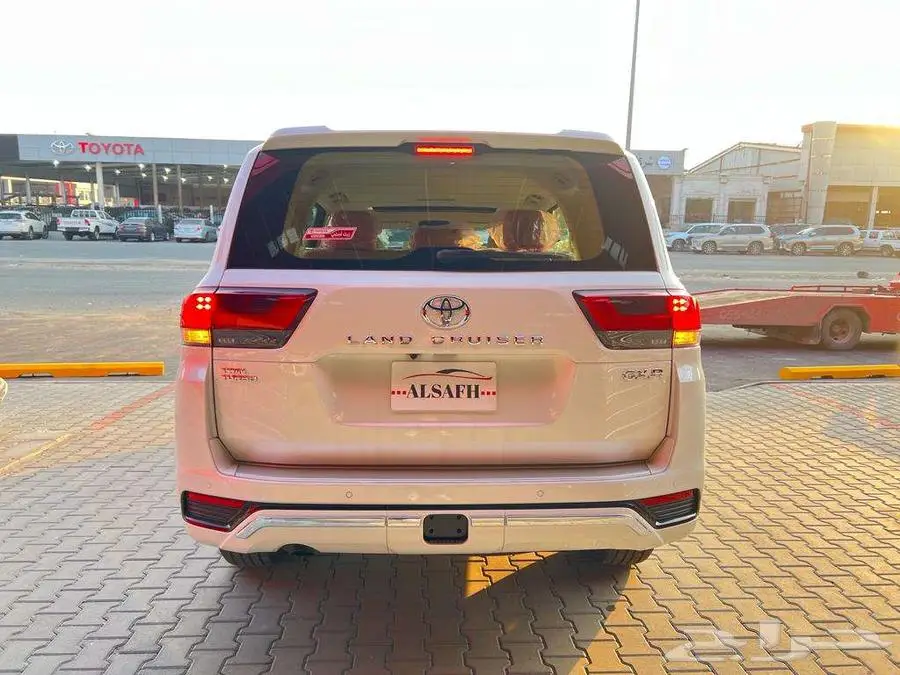 تويوتا لاندكروزر GXR L4 ديزل موديل 2025 لدي الصفح 3