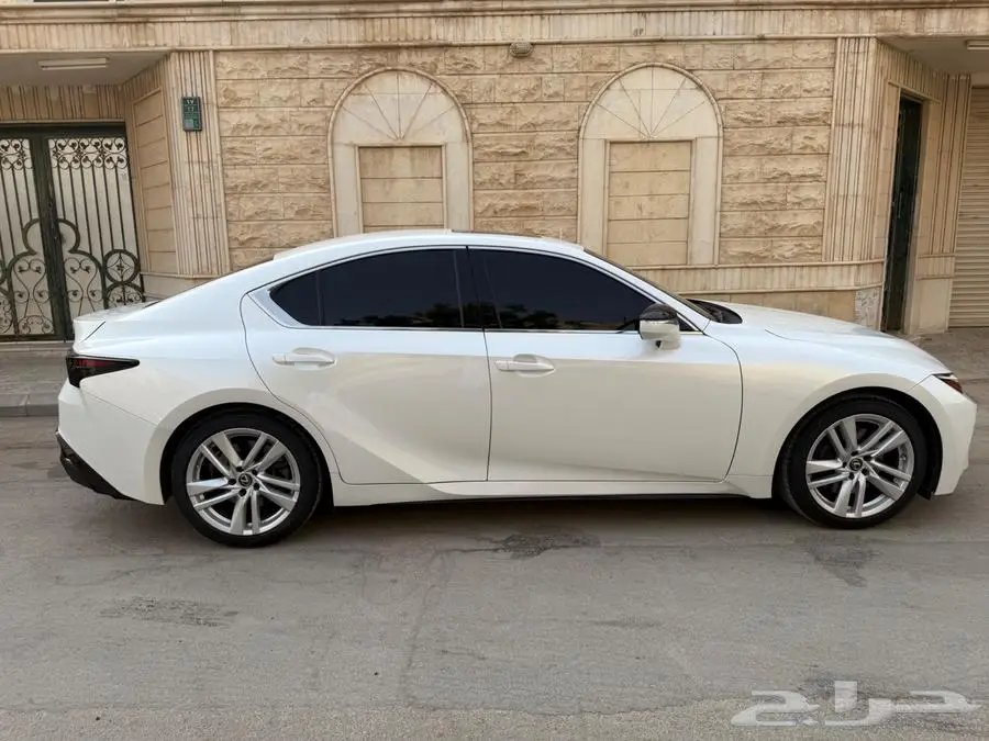 للبيع لكزس IS 300 AA 2