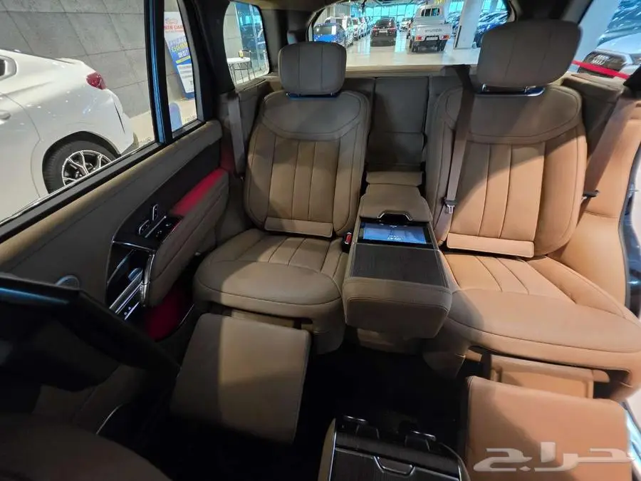 رنج روفر p530 ab 2025 17