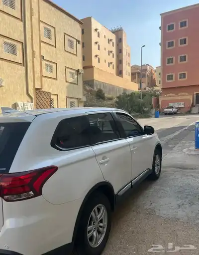 ميتسوبيشي اوتلاندر 2022 اقبل البدل 1
