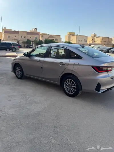 تويوتا يارس 2023 2