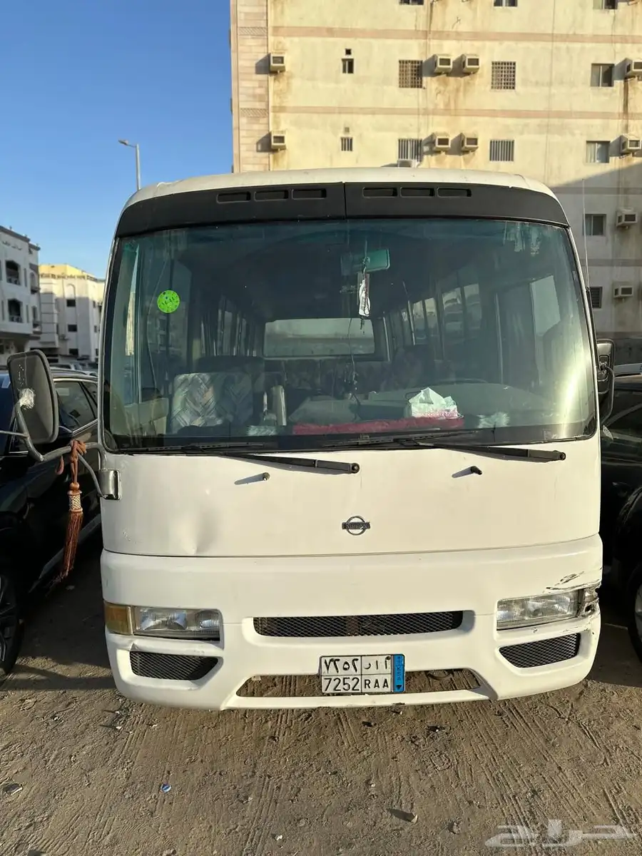 باص نيسان سلفيان 0