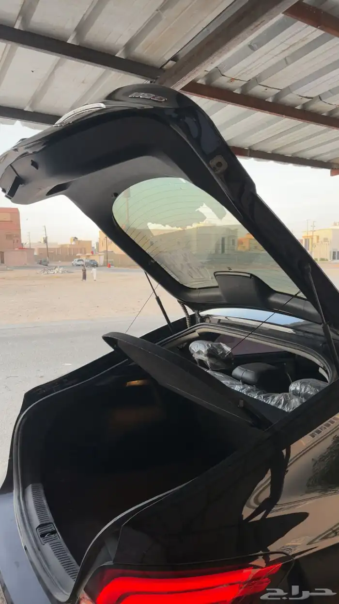 ام جي 9
