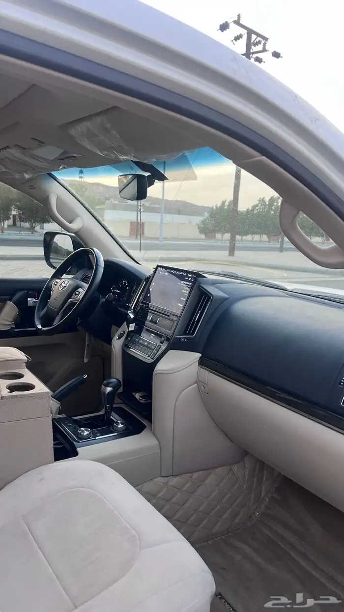 لاندكروزر 2020 GXR تورنق مخزن 8