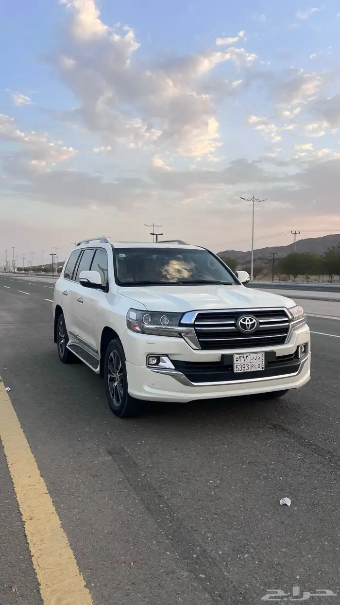 لاندكروزر 2020 GXR تورنق مخزن 2