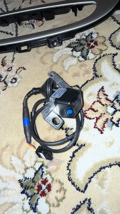 للبيع قطع غيار جنيسس 3