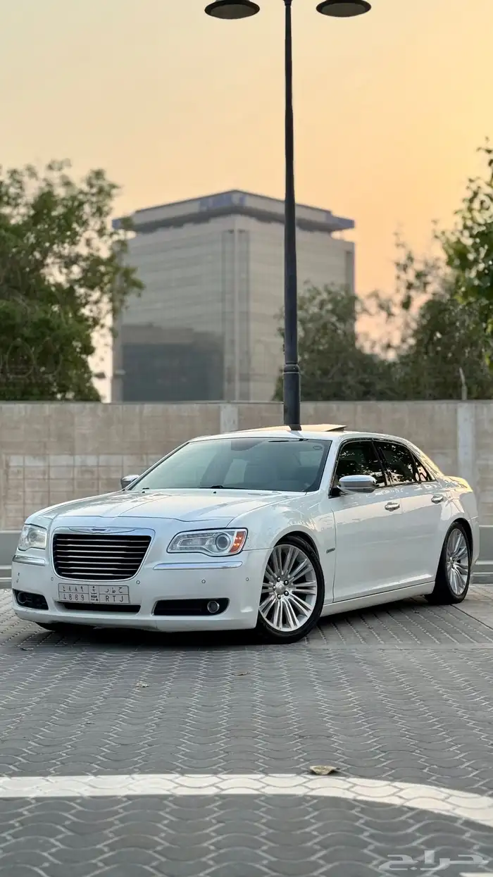 كرايسلر 300C موديل 2014 قمة فالنظافة 0