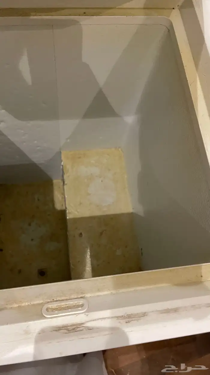 فريزر يعمل بحاله ممتاز للبيع علئ السوم 5