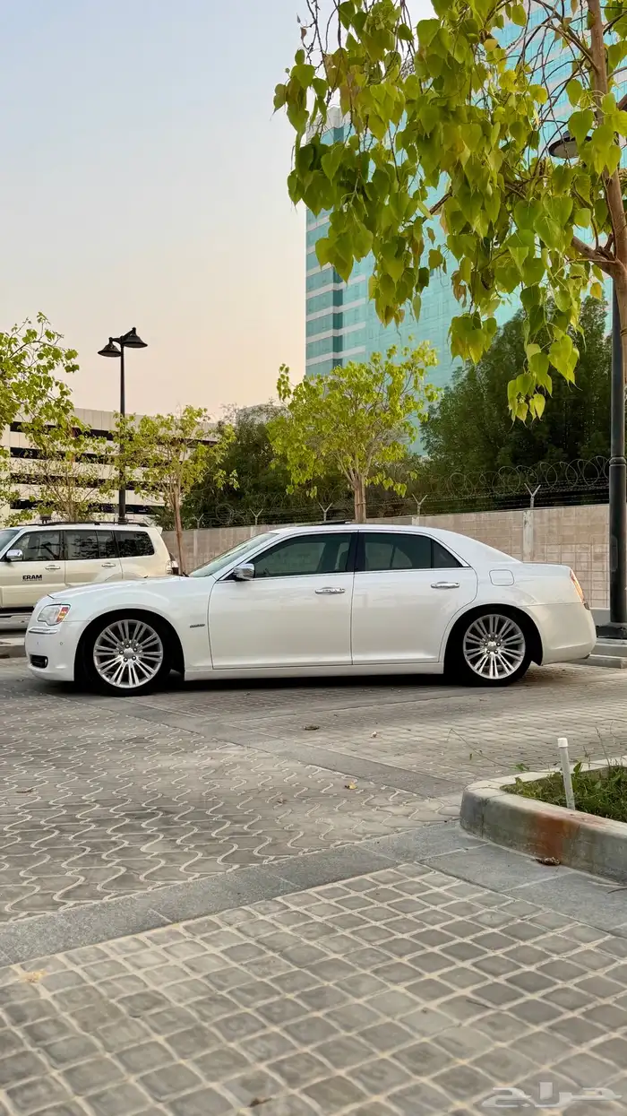كرايسلر 300C موديل 2014 قمة فالنظافة 3