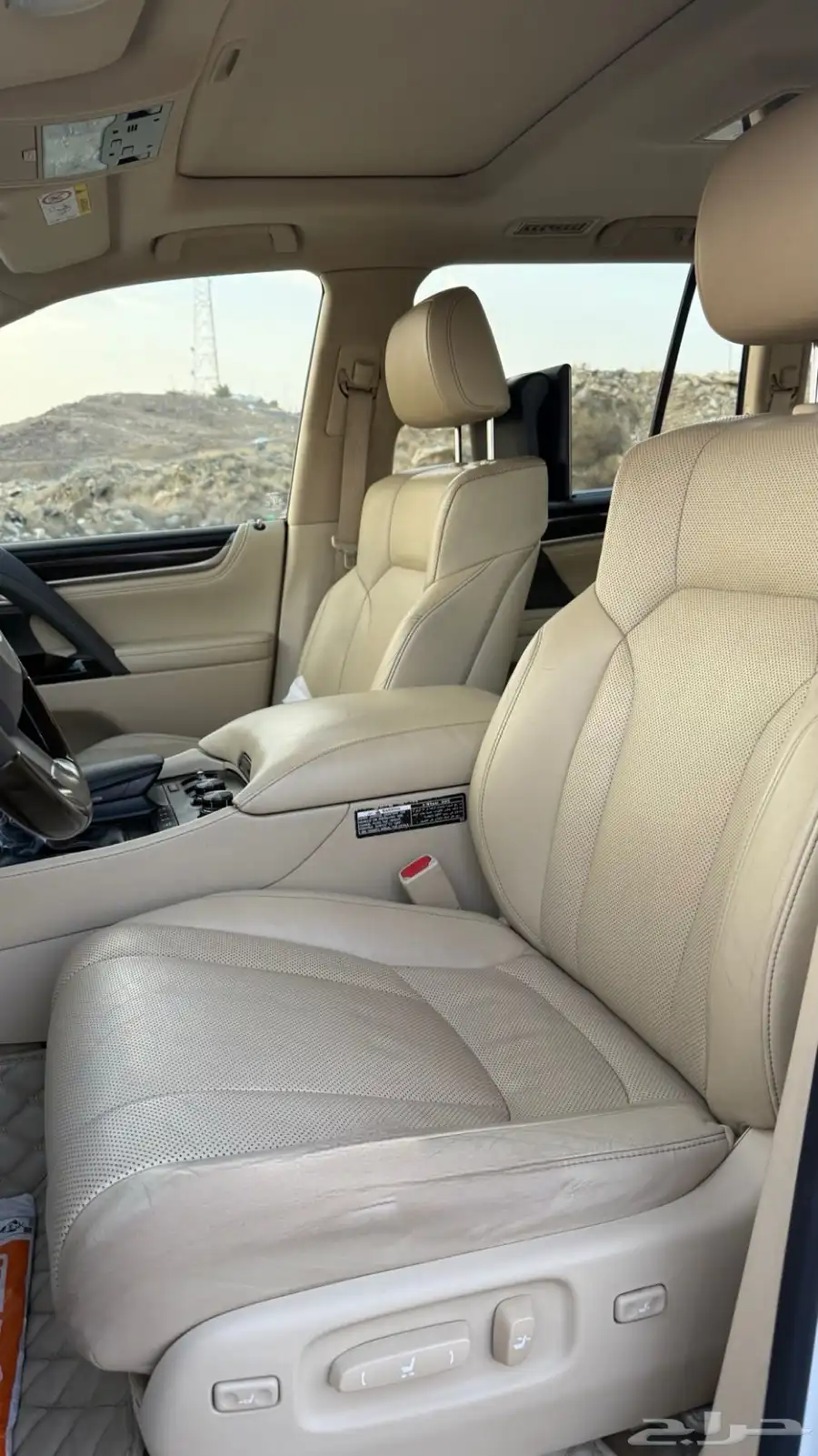 جيب لكزس 2021 سعودي LX 570 . 17