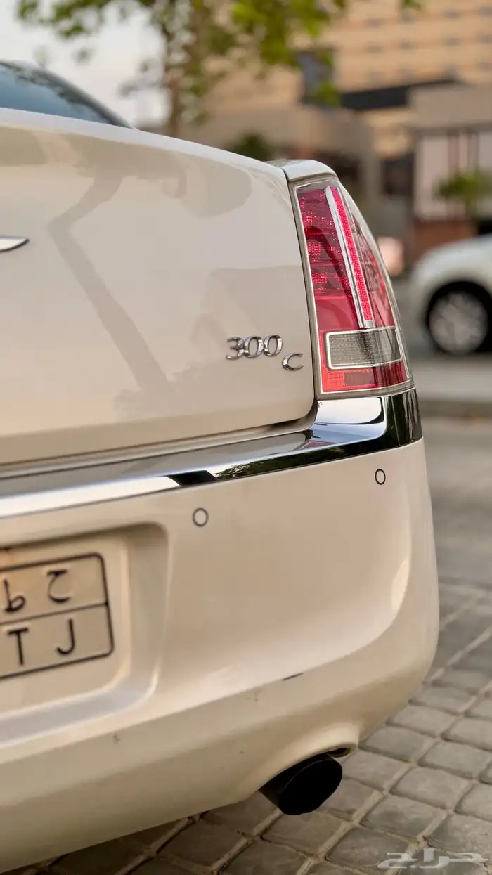 كرايسلر 300C موديل 2014 قمة فالنظافة 13