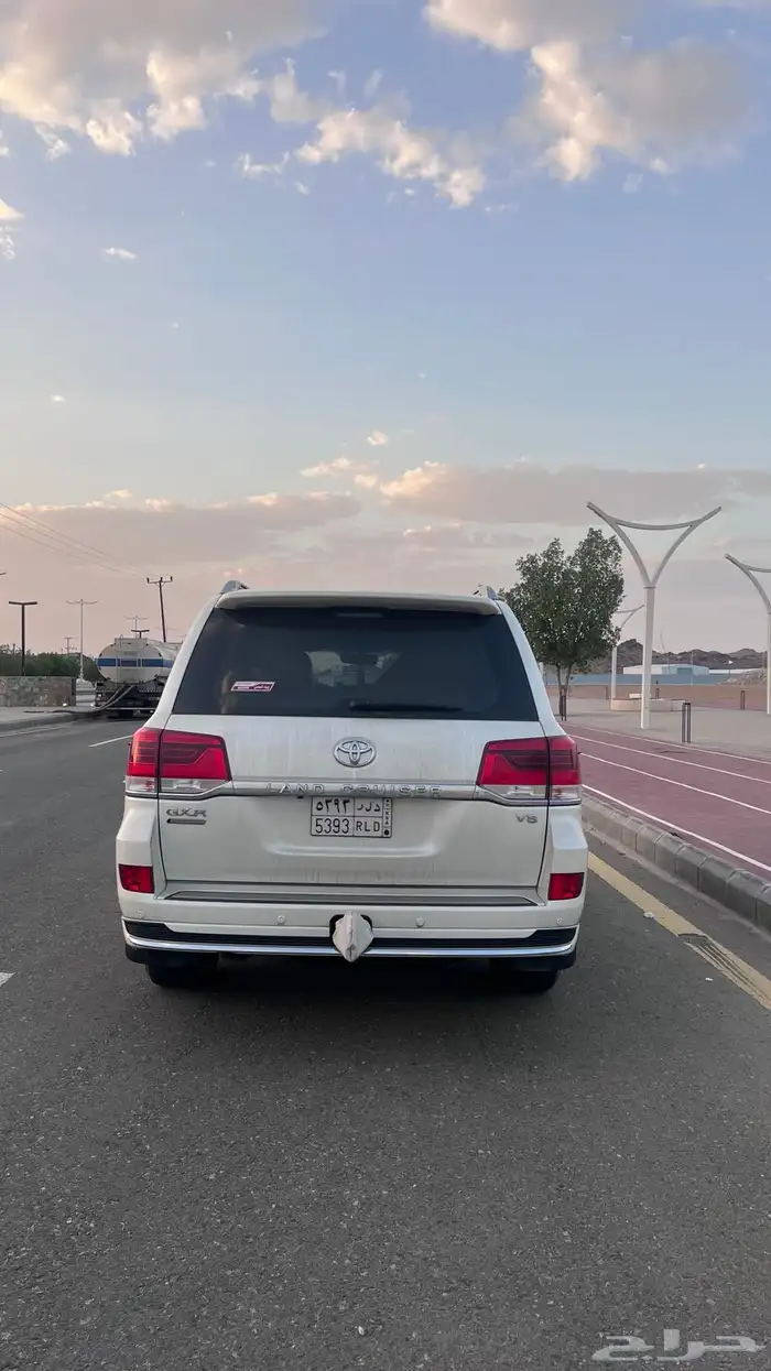 لاندكروزر 2020 GXR تورنق مخزن 3