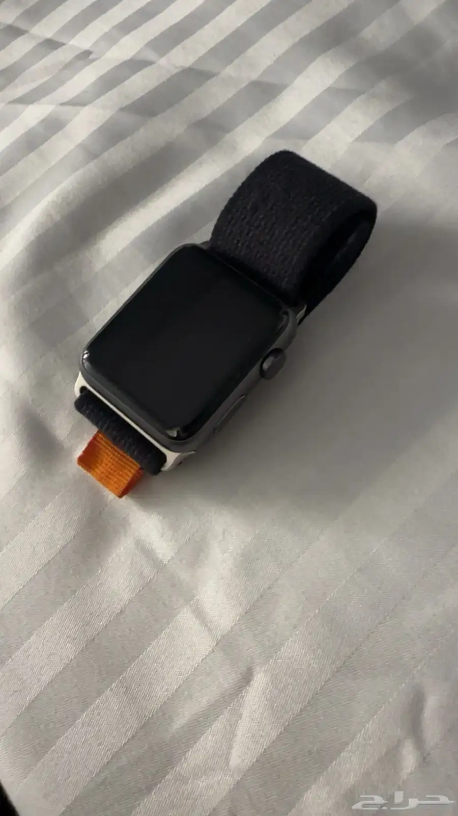 ساعة آبل نضيفه معه سوارتين 0
