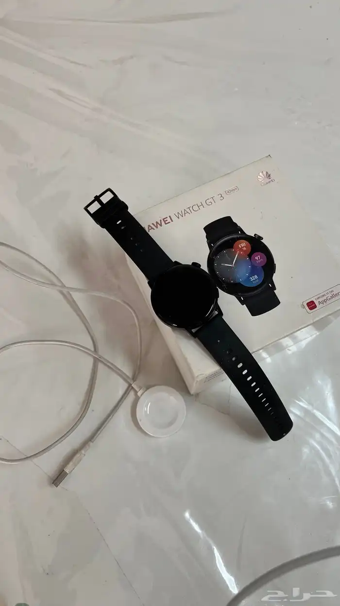 ساعه هواوي نظيفه وشغال 100 0