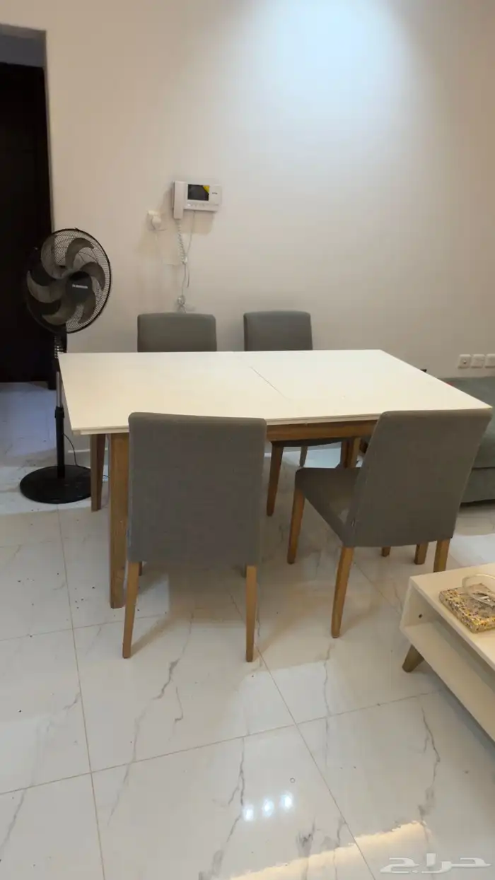 طاولة طعام 0