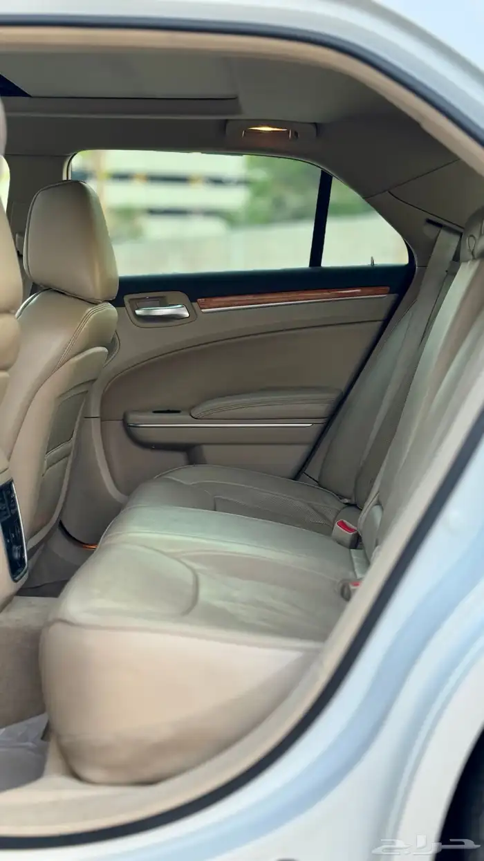 كرايسلر 300C موديل 2014 قمة فالنظافة 23