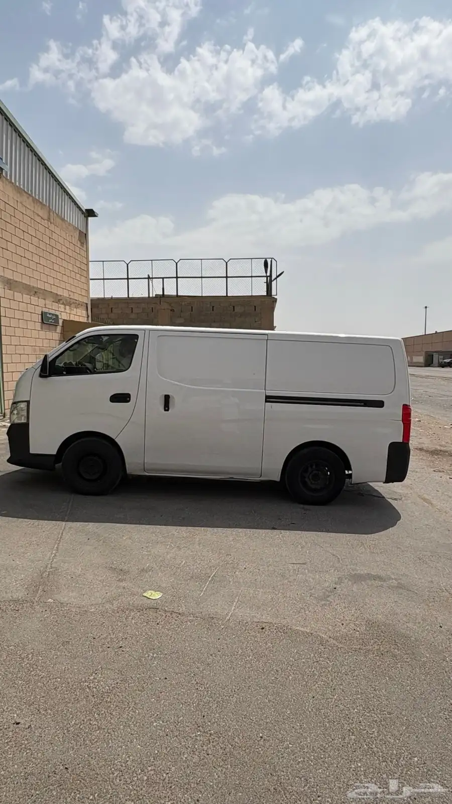 باص نيسان 2