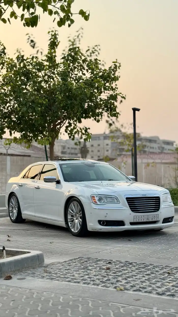 كرايسلر 300C موديل 2014 قمة فالنظافة 4