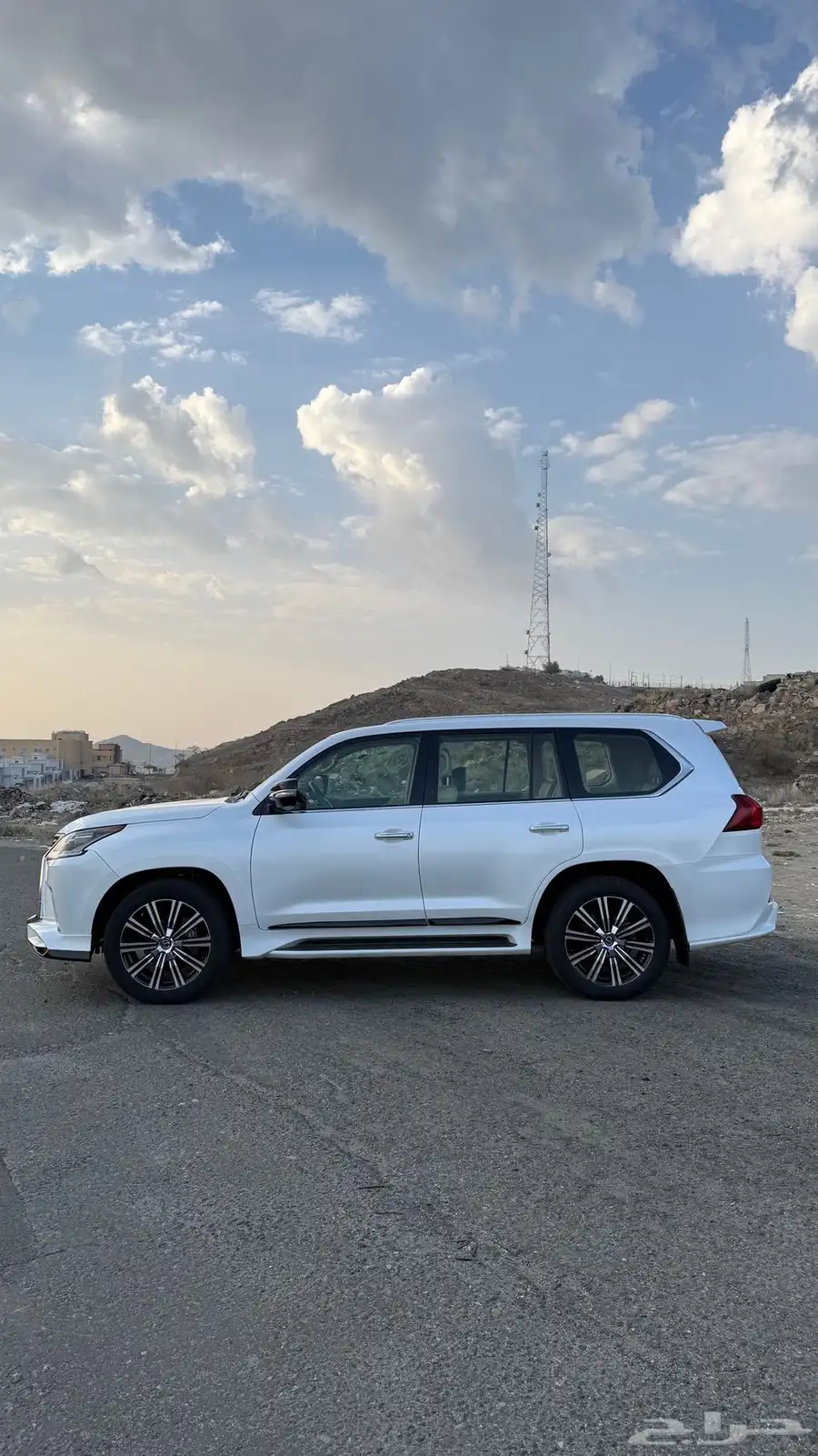 جيب لكزس 2021 سعودي LX 570 . 1