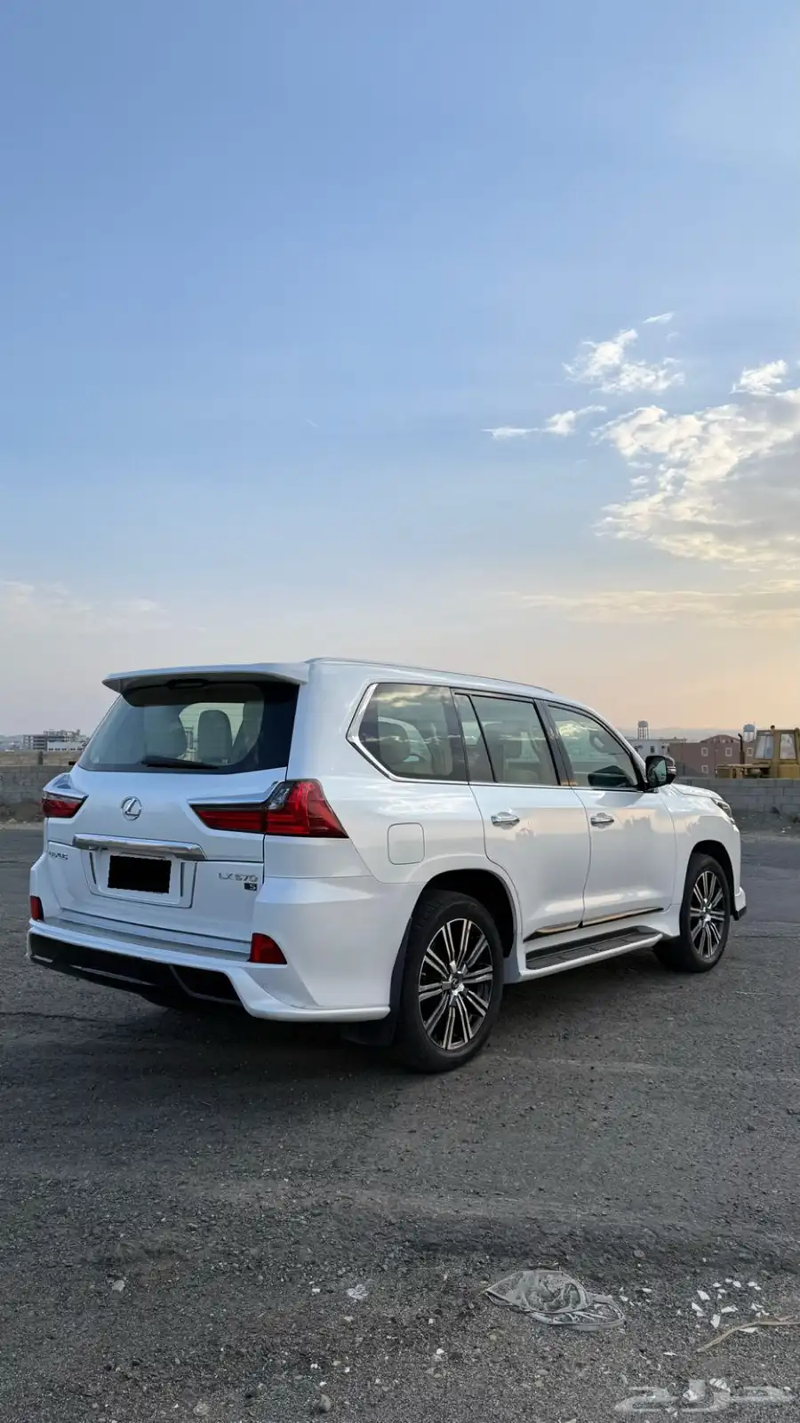 جيب لكزس 2021 سعودي LX 570 . 4
