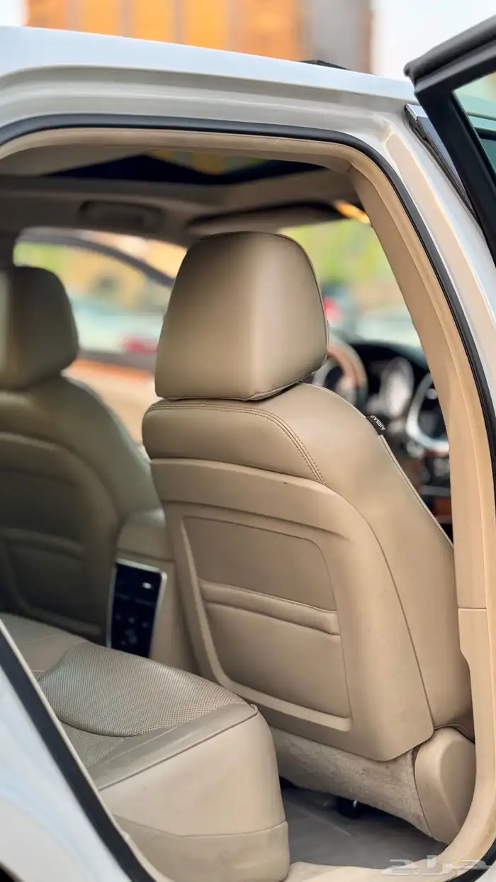 كرايسلر 300C موديل 2014 قمة فالنظافة 25