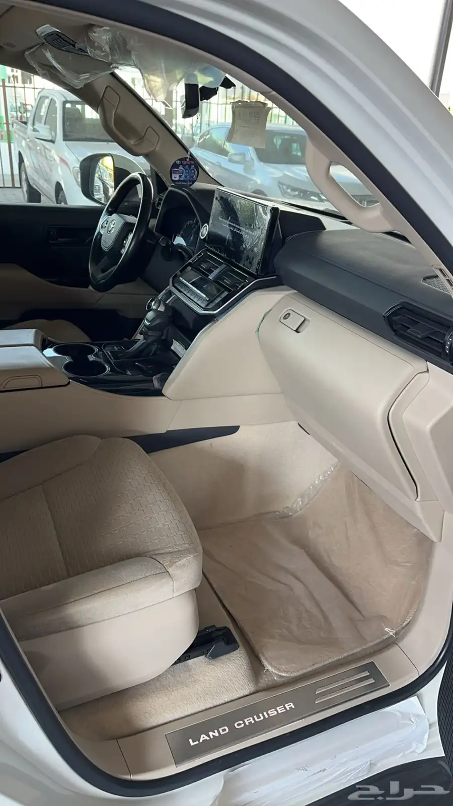 لاندكروزر 2022 سعودي L3 (بنزين) ب 236.000 7
