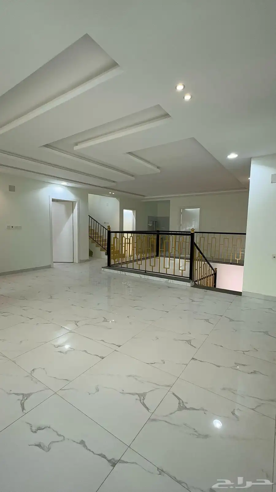 للبيع فيلا حي المستقبل مساحة 630 4