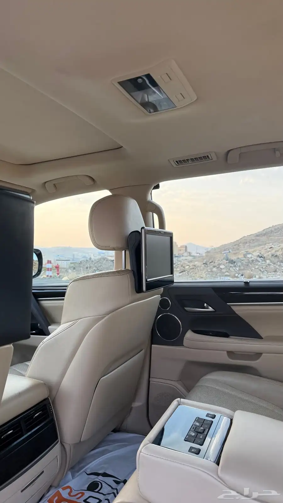جيب لكزس 2021 سعودي LX 570 . 20