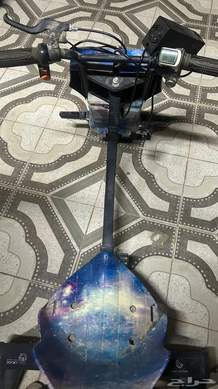 سيارة اطفال استعمال شهرين وسكوتر حجم كبير بحاله ممتازه 3