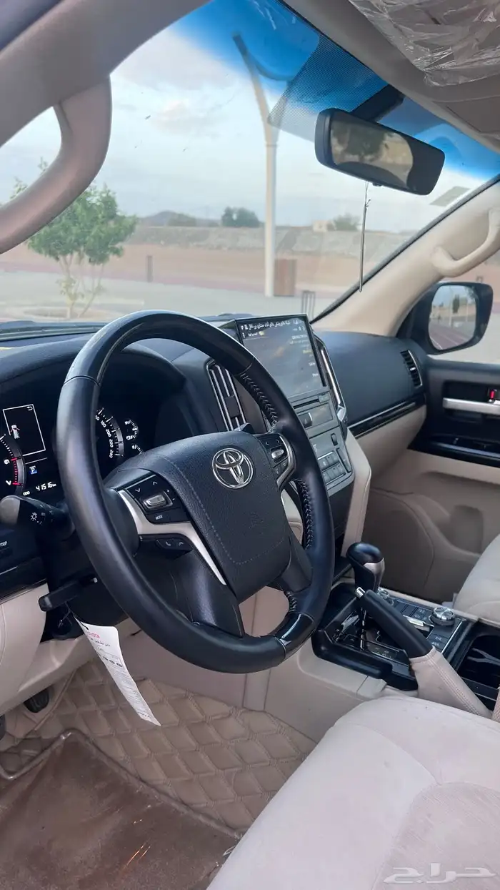 لاندكروزر 2020 GXR تورنق مخزن 7