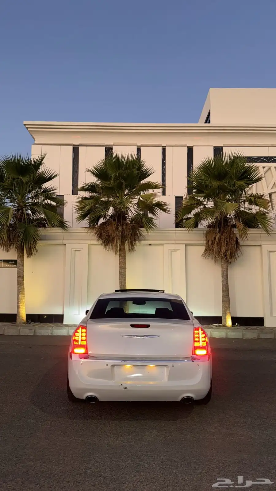 Chrysler Limited 4