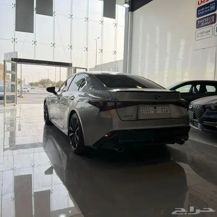 لكزس is350 F سبورت موديل 2024 4
